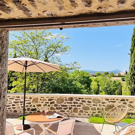 Luxury With Large Terrace Apartment *